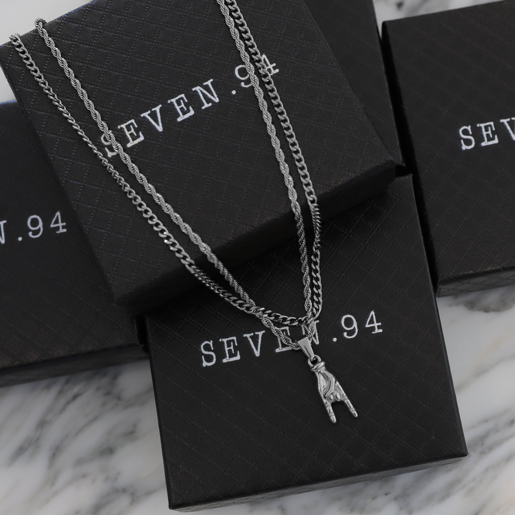 Italian Mano Cornuto Gold Pendant Necklace Set