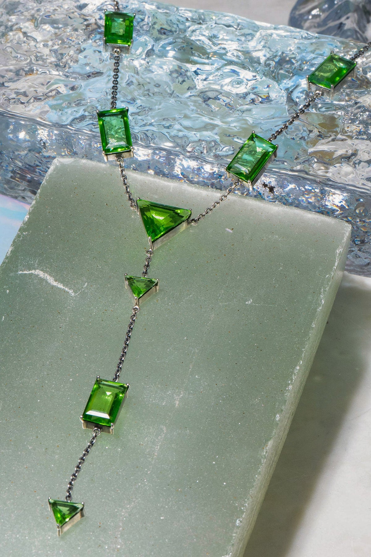 Slink Y-Chain in Green Envy (Silver)